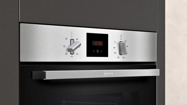 Neff B1GCC0AN0B Electric Single Oven